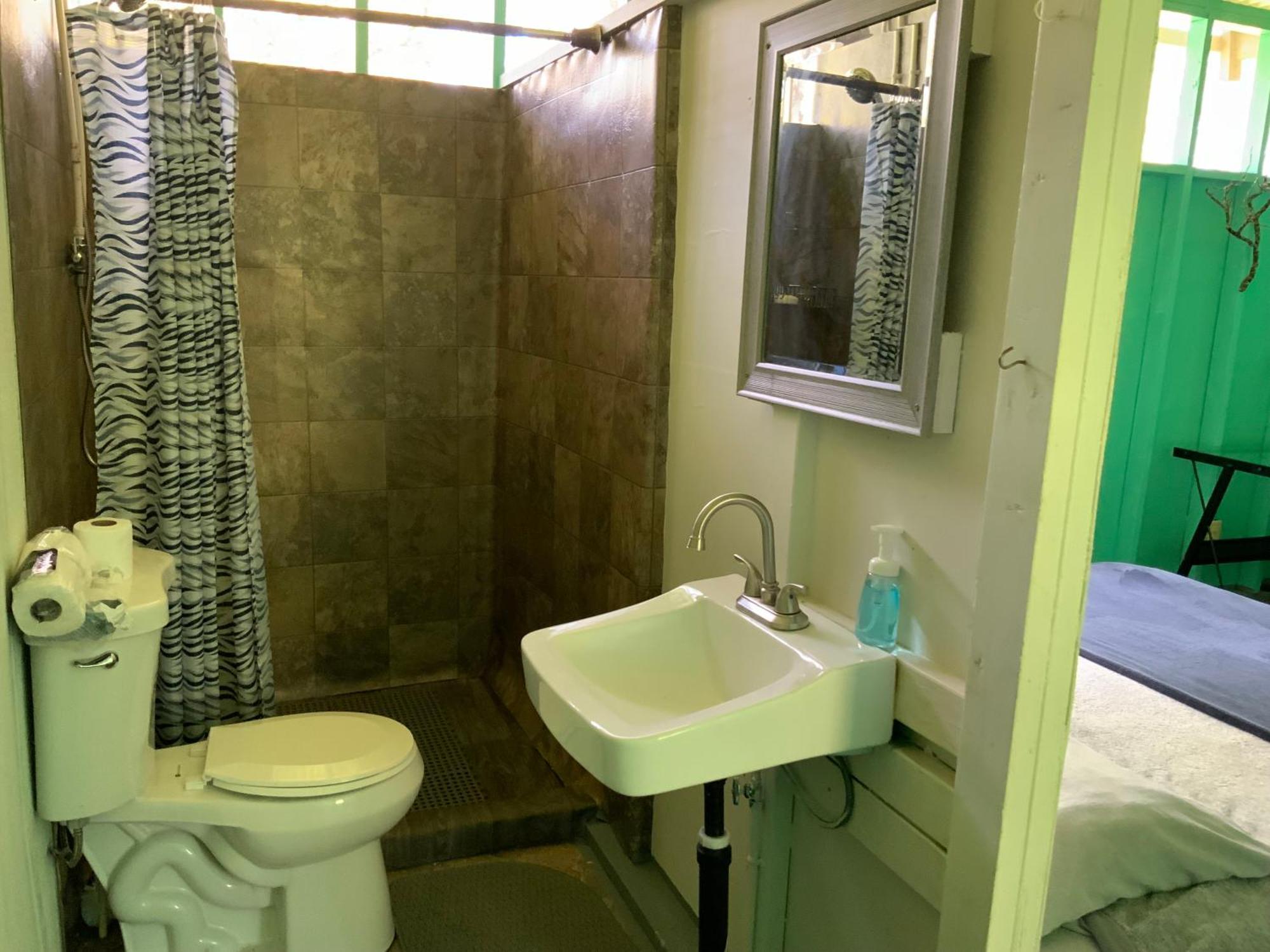 Simply Convenient Tropical Country Studio Mountain View Bagian luar foto